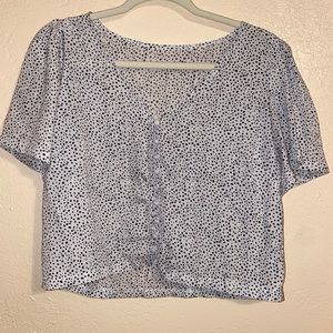 A beautiful airy top that can be pair with any bottoms.